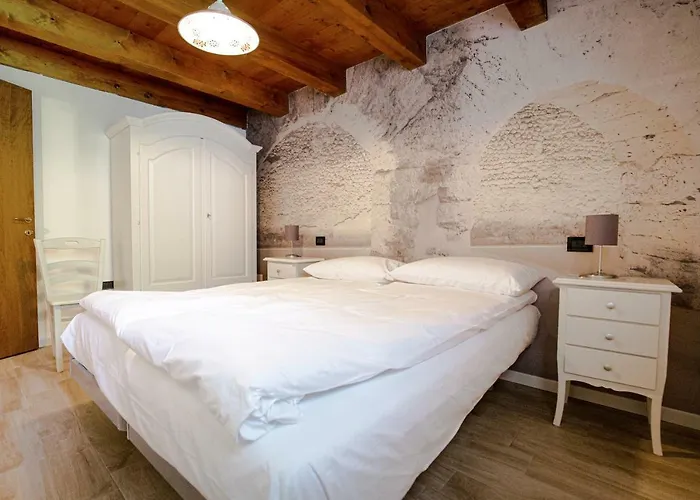 Apartman Alloggi G E G *