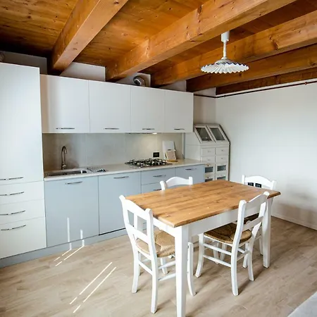 Apartament Alloggi G E G *